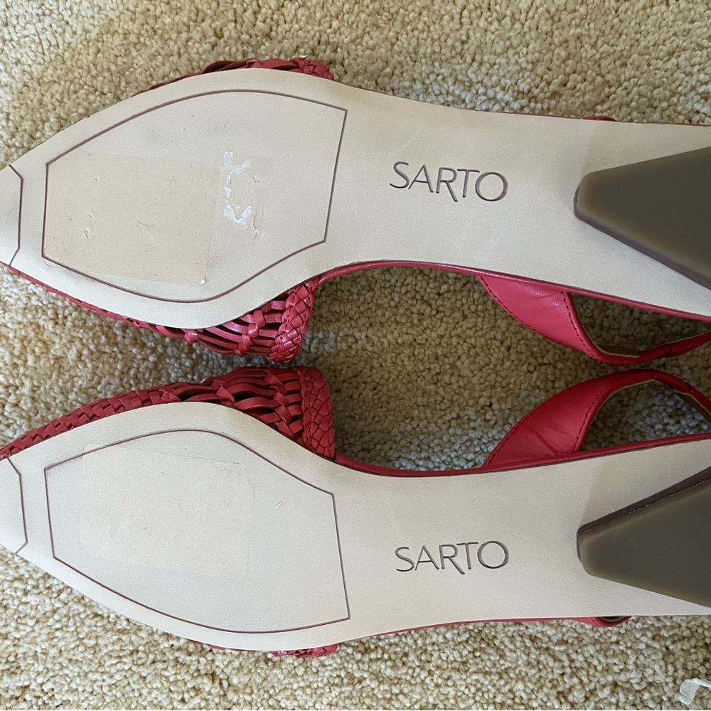 SARTO Women's Red Woven Flats - Picture 4 of 4